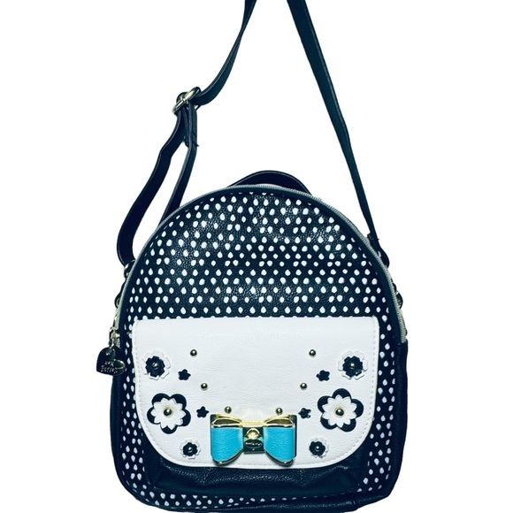 Like🆕 Betsey Johnson | Mini Convertible Backpack Purse - Picture 4 of 16